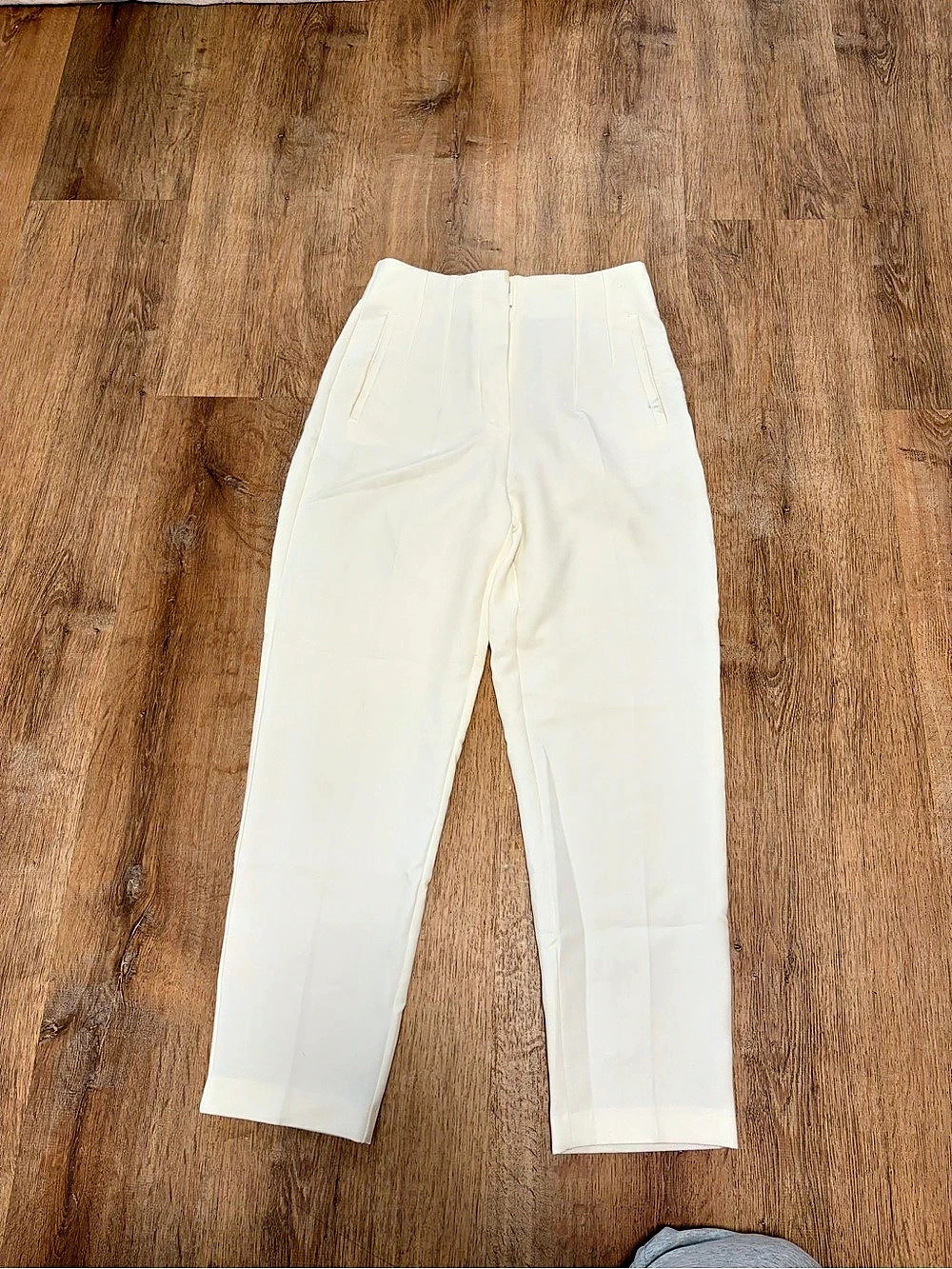 Zara White Trousers Size Medium Like New